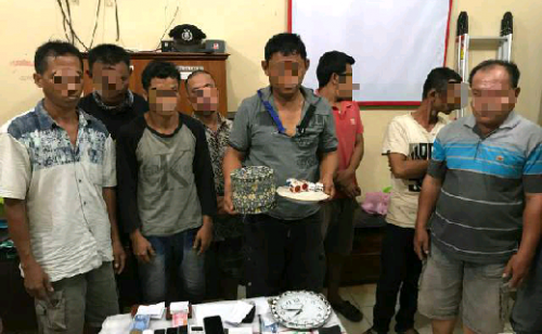 Tim Opsnal Satreskrim Polres Pelalawan Gerebek Judi Dadu dan Sabung Ayam di Langgam